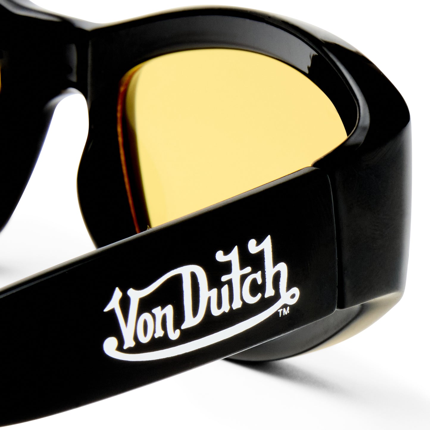 Blackout Black Uni-Sex Cat-Eye Sunglasses | Aire