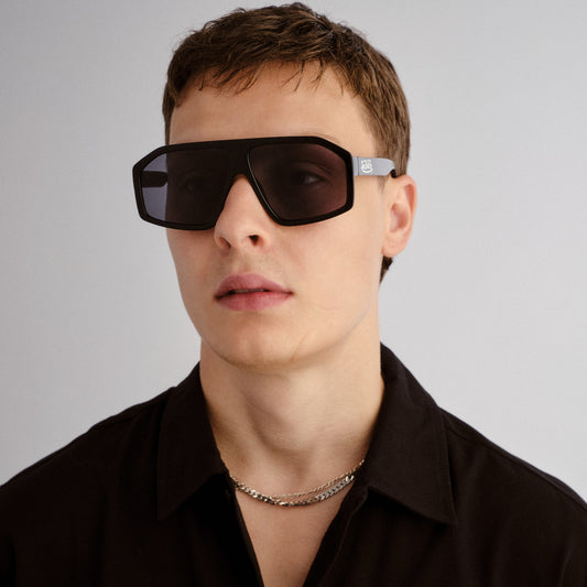 Disgraced Black Uni-Sex Aviator Sunglasses | Aire