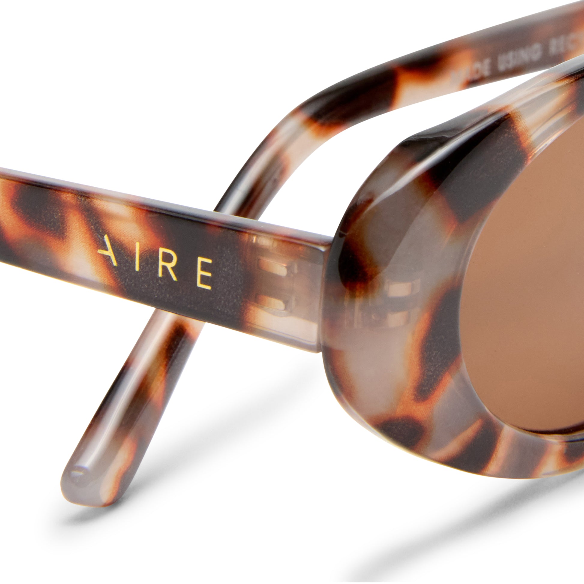 Fornax Cookie Tort Female Oval Sunglasses | Aire