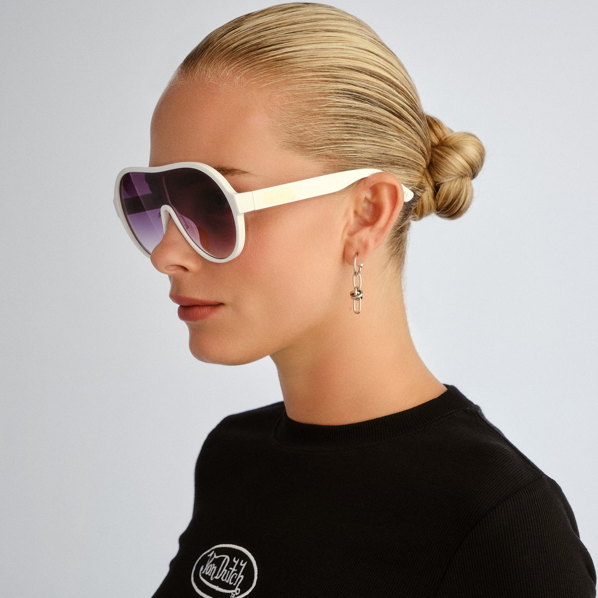 Scandalous White Uni-Sex Aviator Sunglasses | Aire