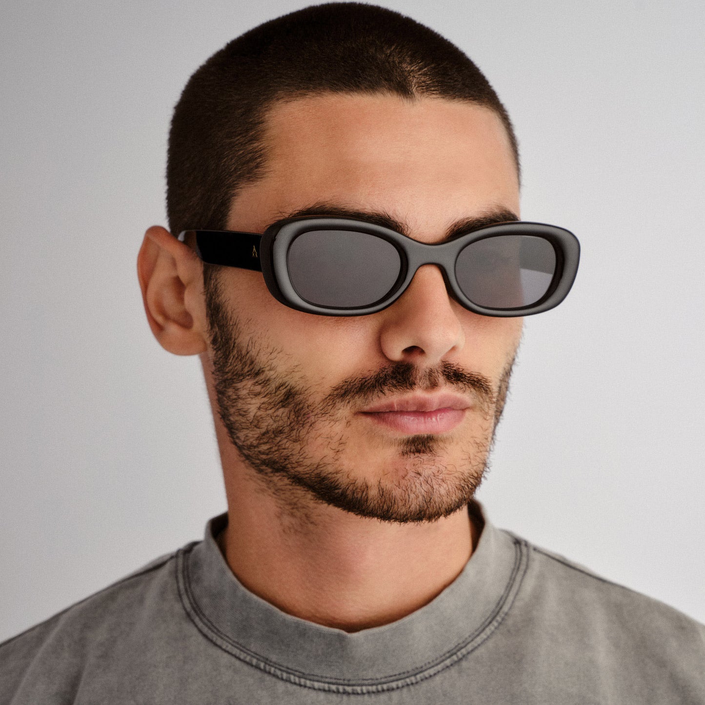 Calisto Black Uni-Sex Oval Sunglasses | Aire