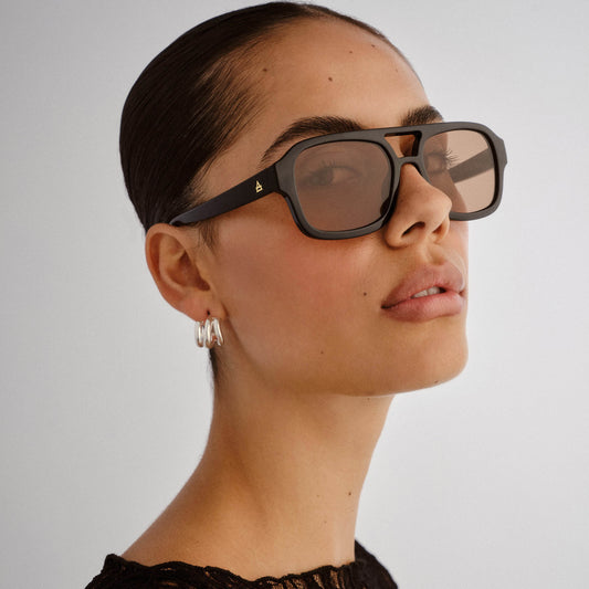 Aquarius Black Uni-Sex Aviator Sunglasses | Aire