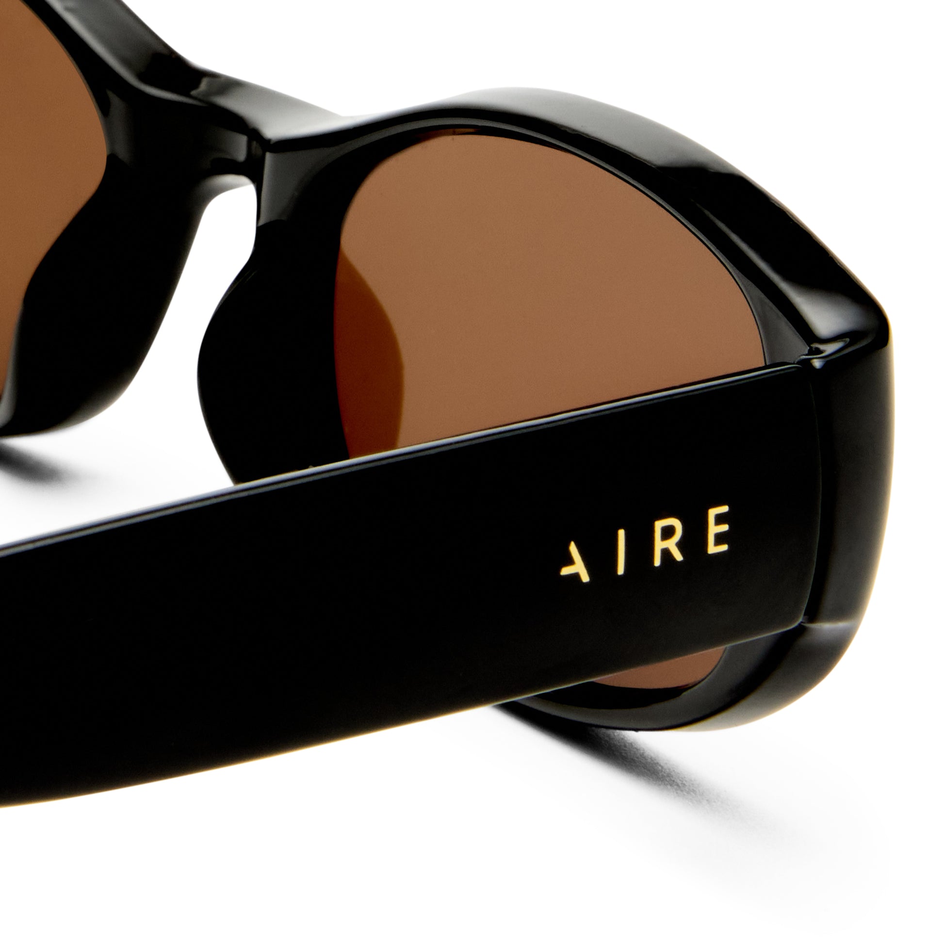 Caellum Black Uni-Sex Oval Sunglasses | Aire